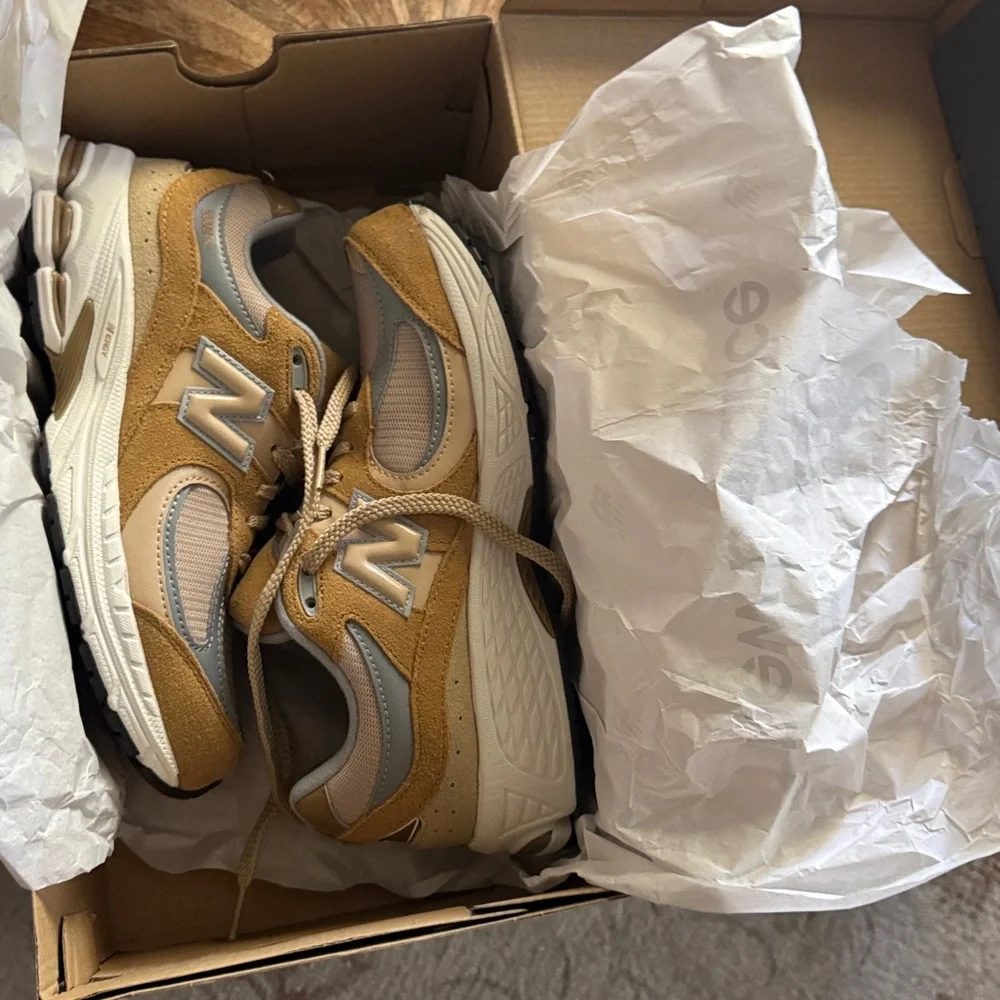 New Balance‎ 2002R 6.5 women’s - Picture 7 of 7